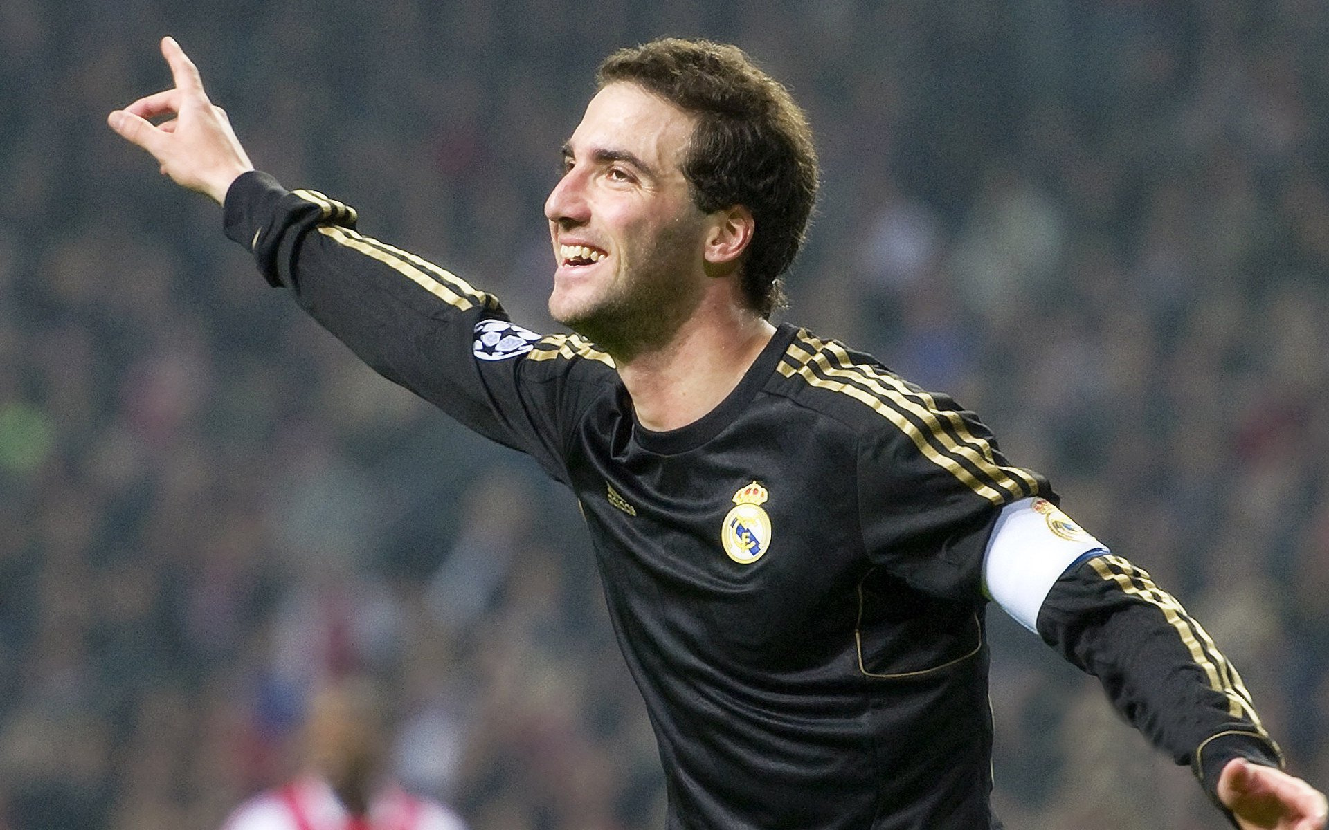 《ApexLegends》天空之城：新战场开启，巧布兵阵迎战巅峰对决